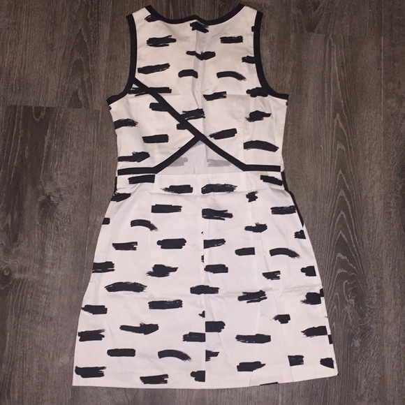 Banana Republic Dress NWT - cut out detail on back - Picture 3 of 4